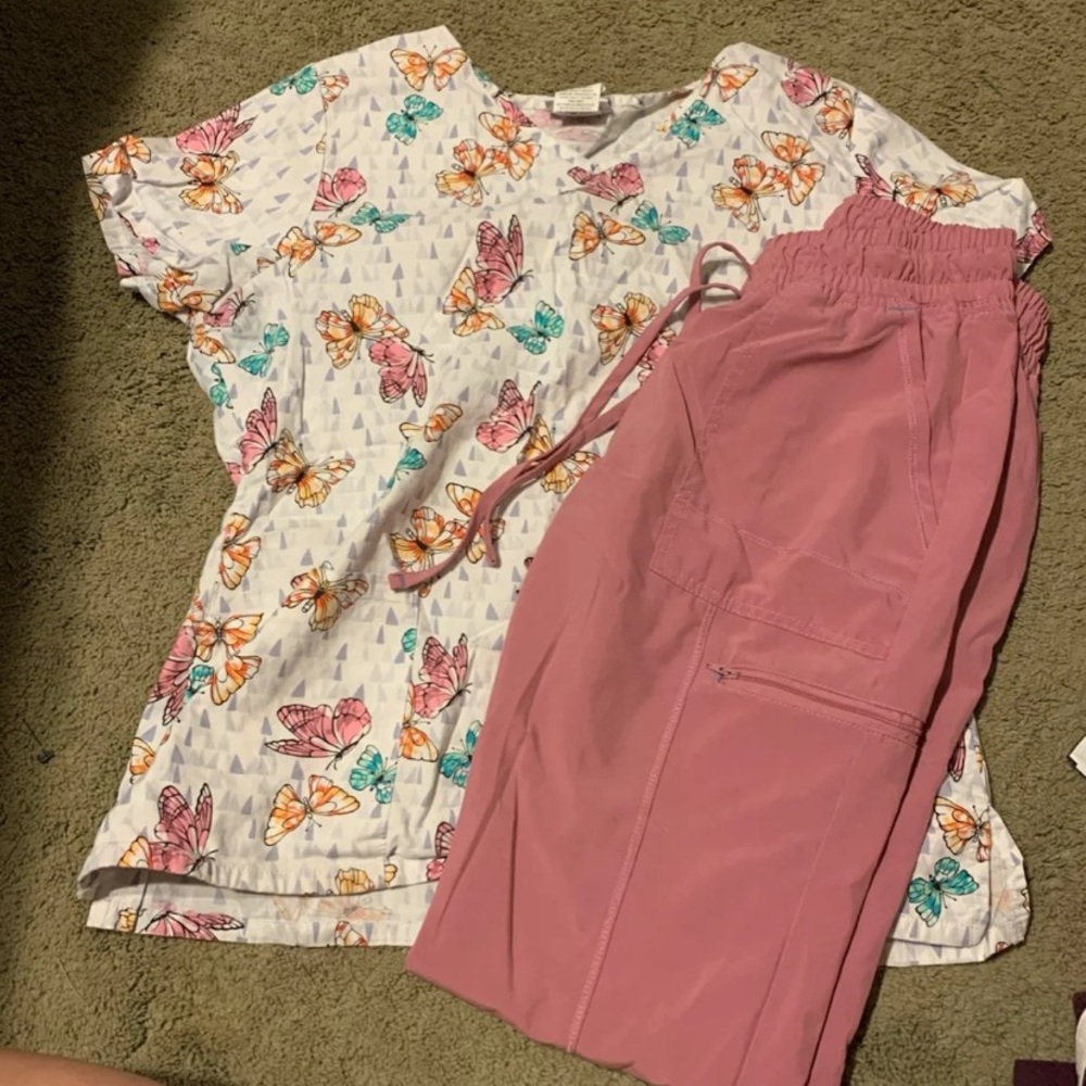Scrub set